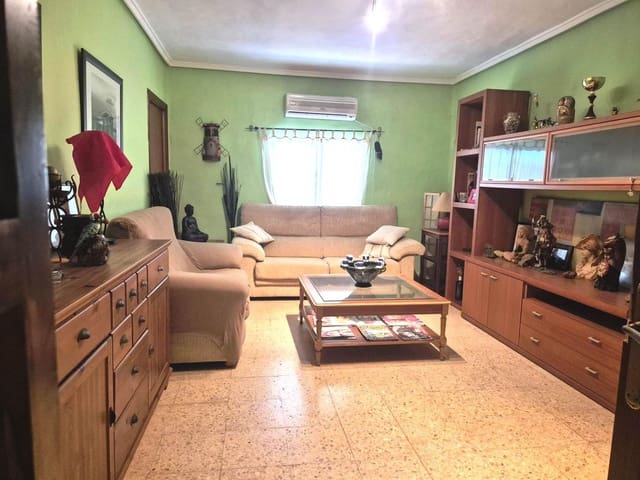 6 chambre Villa/Maison à vendre à Llíria avec piscine - 200 000 € (Ref: 9922299)