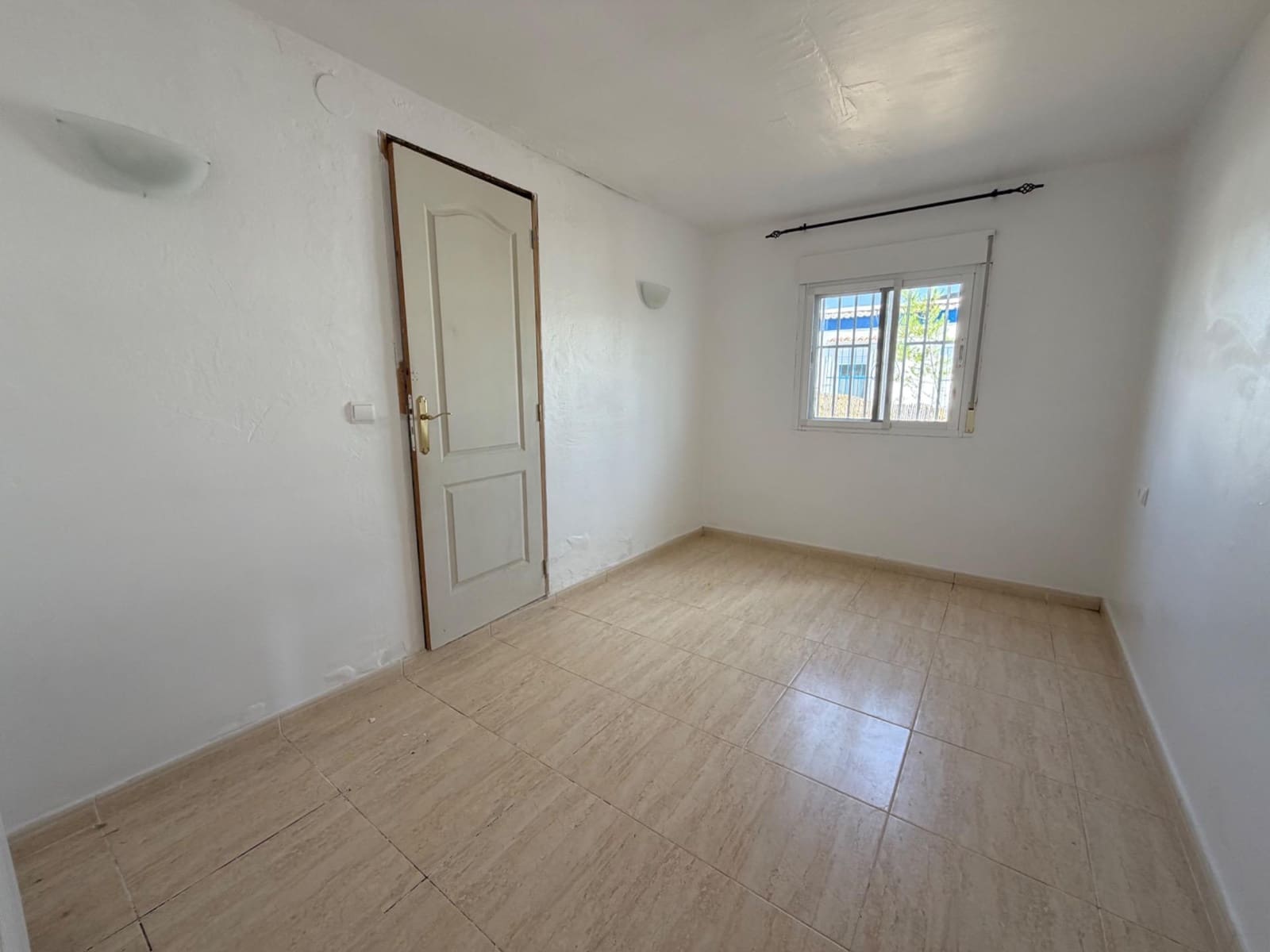 2 quarto Moradia para venda em Villar del Arzobispo com piscina garagem - 130 000 € (Ref: 9934199)