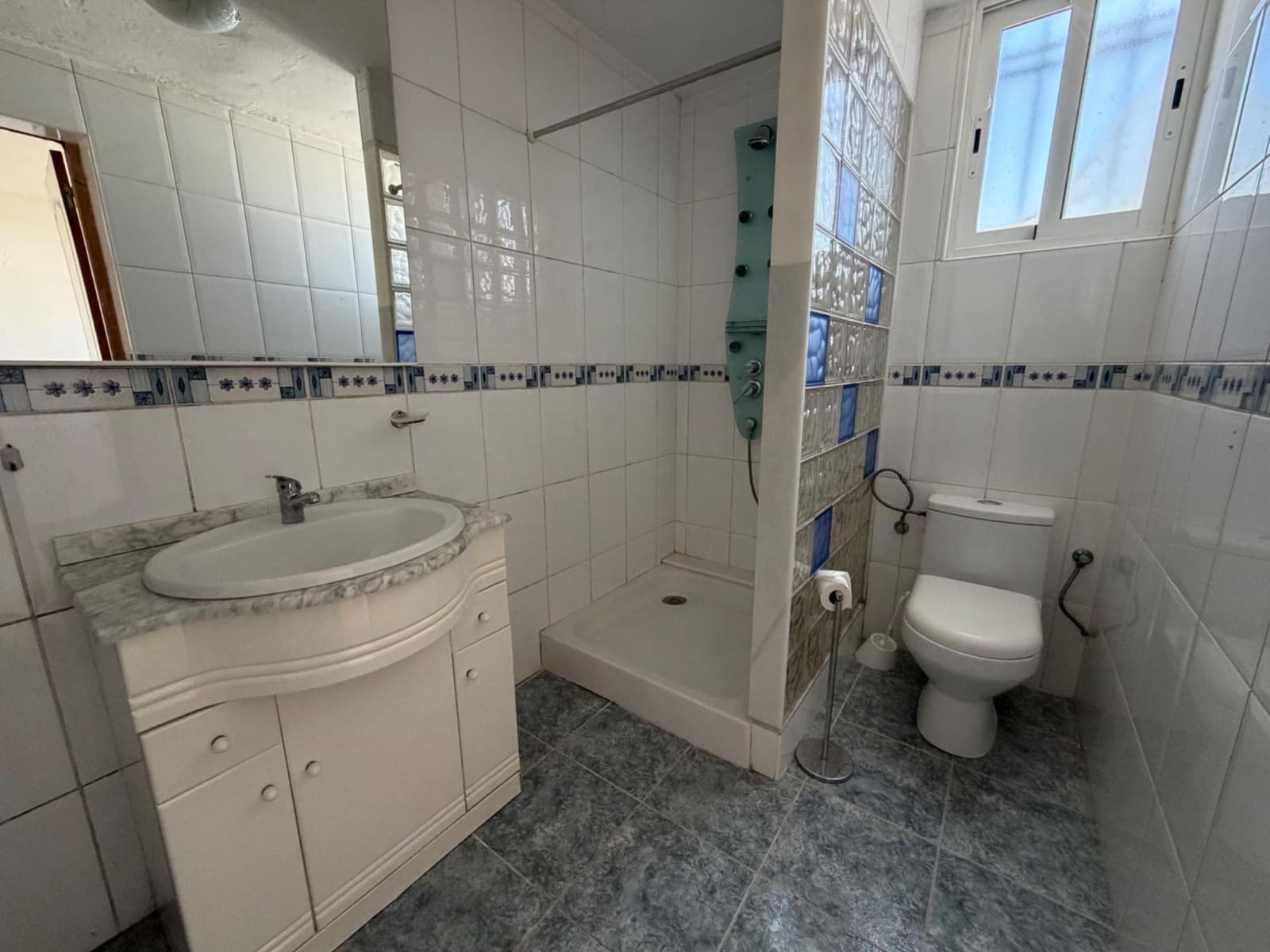 2 quarto Moradia para venda em Villar del Arzobispo com piscina garagem - 130 000 € (Ref: 9934199)