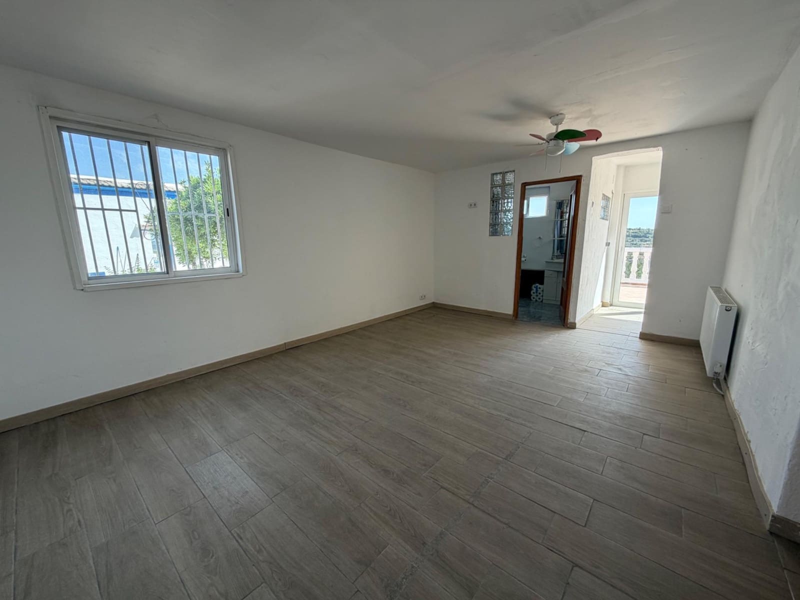 2 quarto Moradia para venda em Villar del Arzobispo com piscina garagem - 130 000 € (Ref: 9934199)