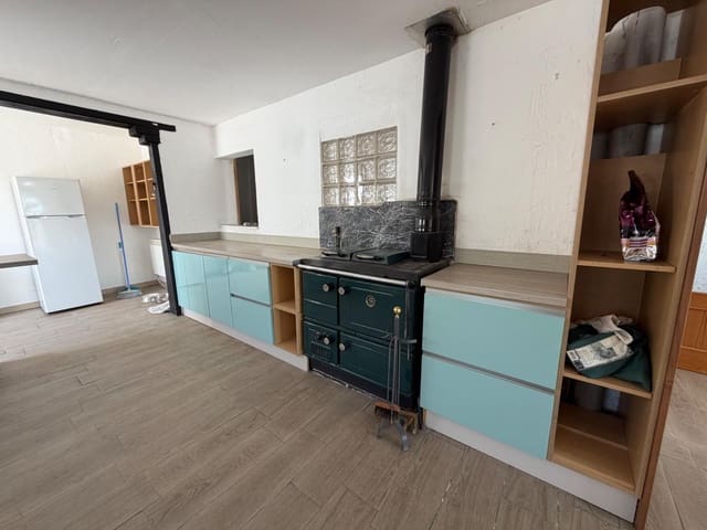 2 quarto Moradia para venda em Villar del Arzobispo com piscina garagem - 130 000 € (Ref: 9934199)