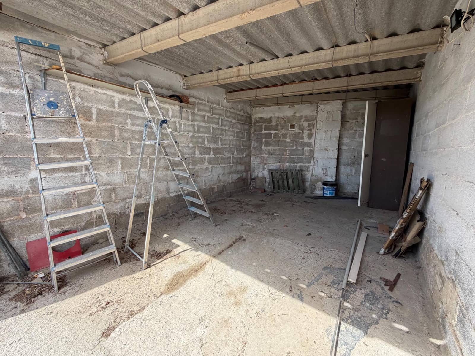 2 quarto Moradia para venda em Villar del Arzobispo com piscina garagem - 130 000 € (Ref: 9934199)