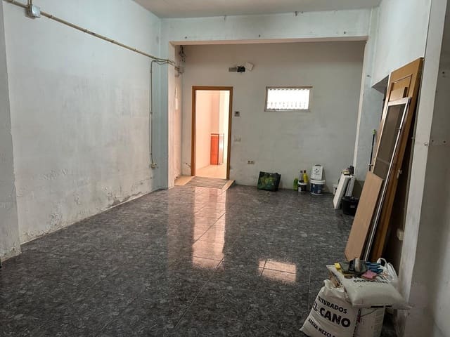 Kommersiell til salgs i Llíria - € 72 000 (Ref: 9936387)