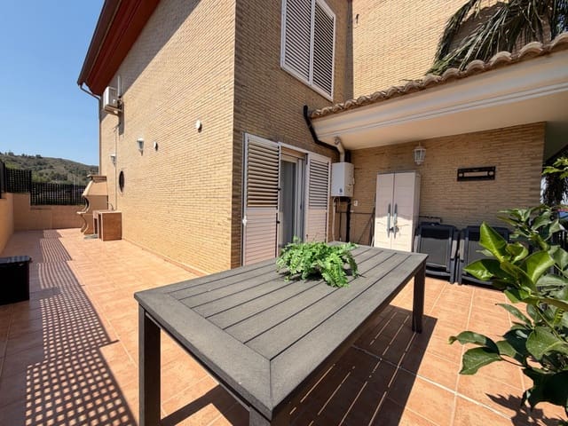 4 Zimmer Villa zu verkaufen in Riba-roja de Túria mit Garage - 450.000 € (Ref: 9945708)