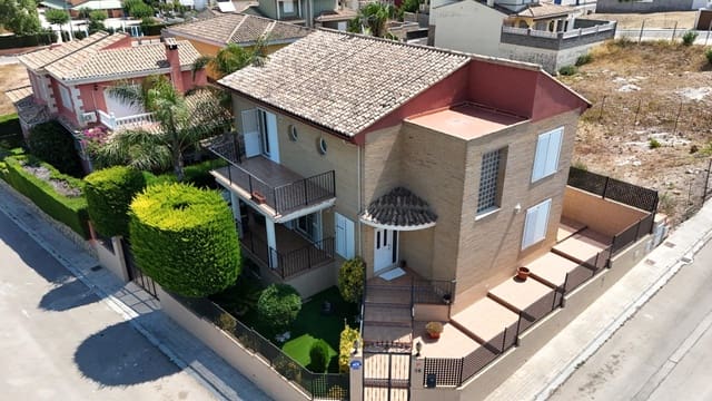 4 Zimmer Villa zu verkaufen in Riba-roja de Túria mit Garage - 450.000 € (Ref: 9945708)
