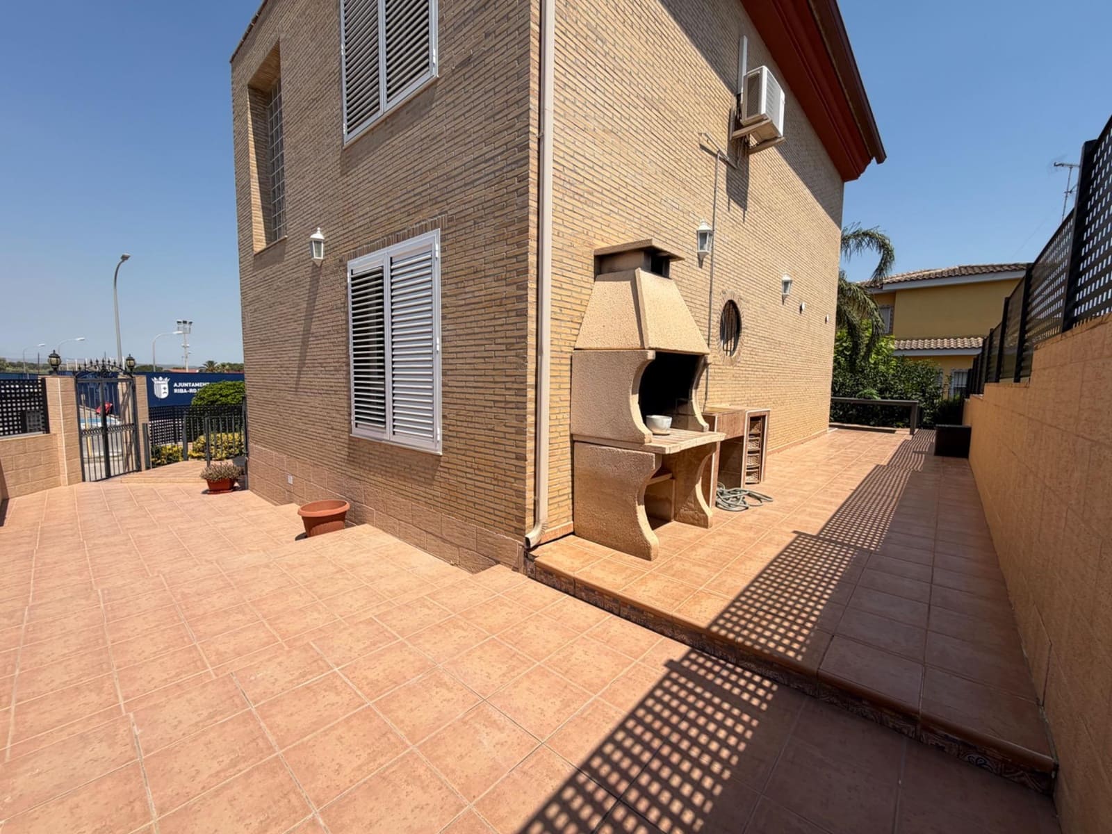 4 Zimmer Villa zu verkaufen in Riba-roja de Turia mit Garage - 450.000 € (Ref: 9945708)