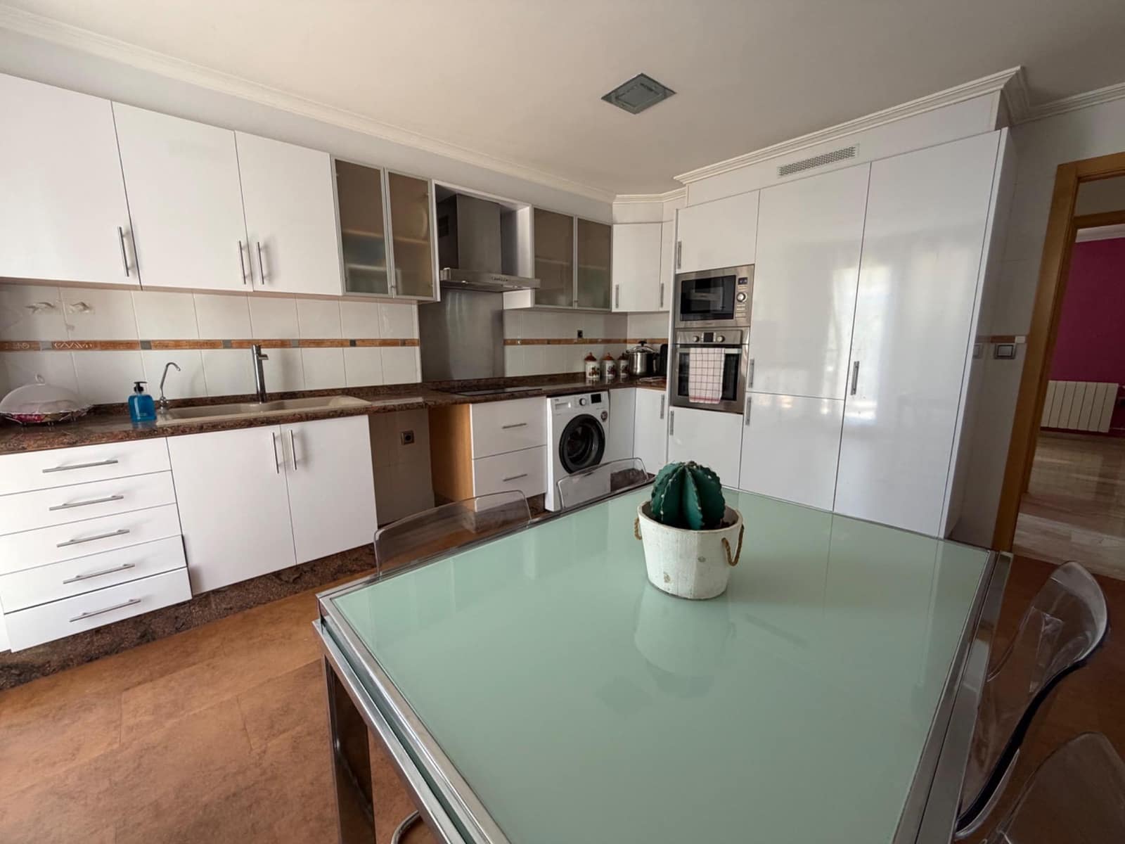 4 Zimmer Villa zu verkaufen in Riba-roja de Turia mit Garage - 450.000 € (Ref: 9945708)