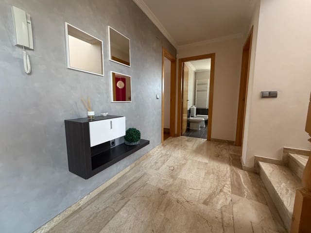 4 Zimmer Villa zu verkaufen in Riba-roja de Túria mit Garage - 450.000 € (Ref: 9945708)