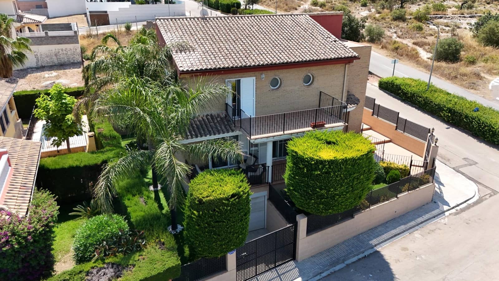 4 Zimmer Villa zu verkaufen in Riba-roja de Turia mit Garage - 450.000 € (Ref: 9945708)