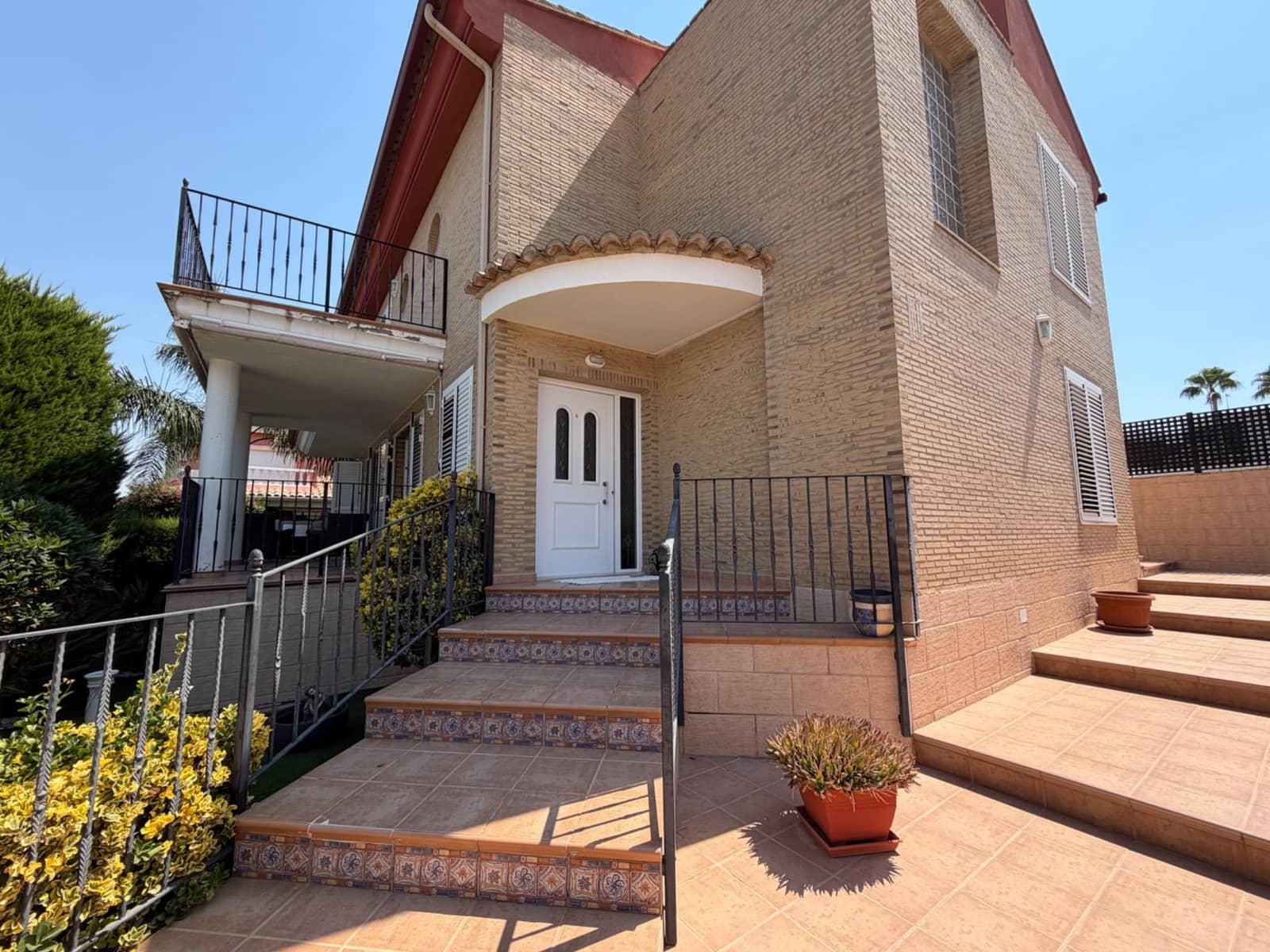 4 Zimmer Villa zu verkaufen in Riba-roja de Turia mit Garage - 450.000 € (Ref: 9945708)