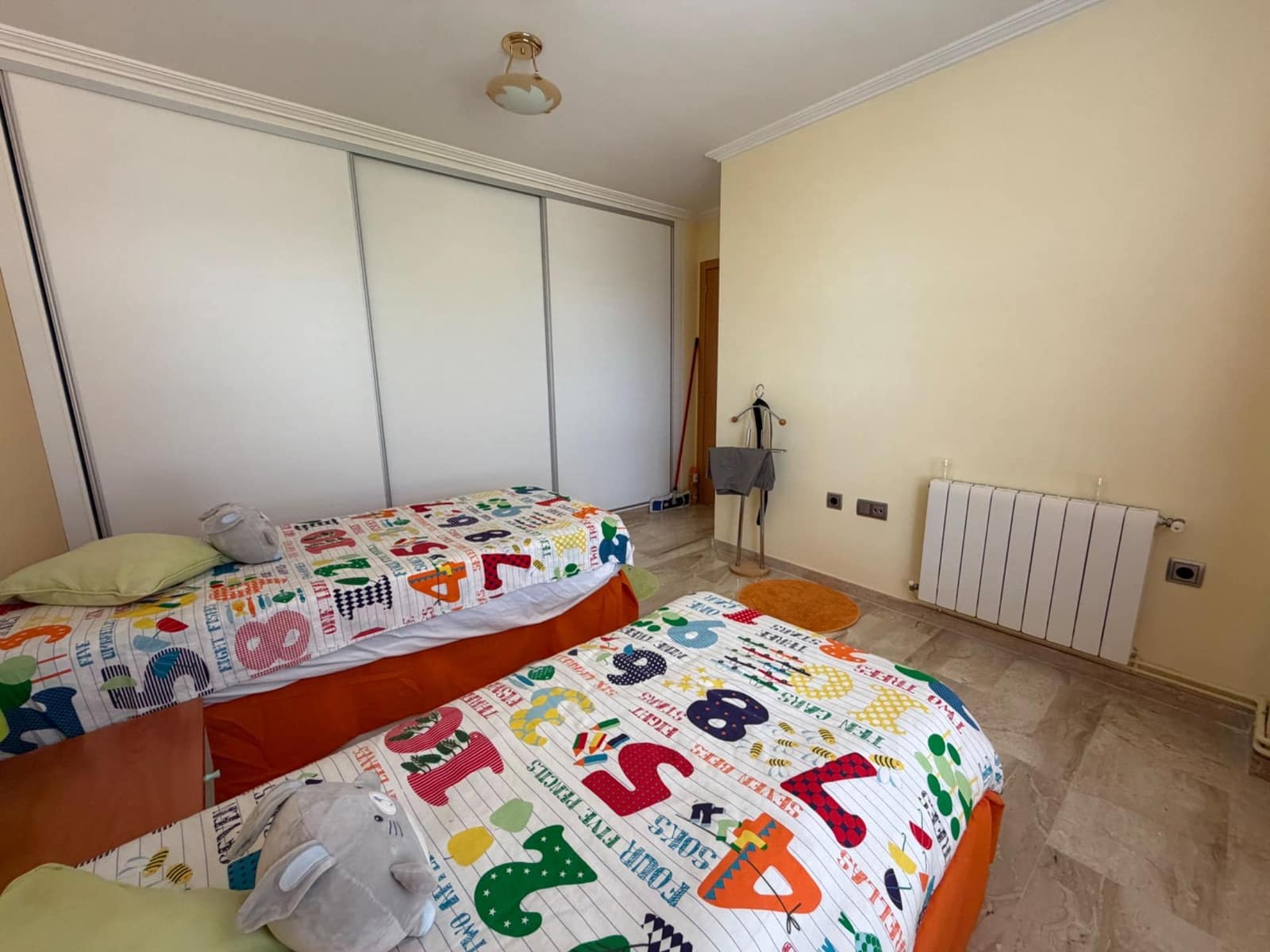 4 Zimmer Villa zu verkaufen in Riba-roja de Turia mit Garage - 450.000 € (Ref: 9945708)