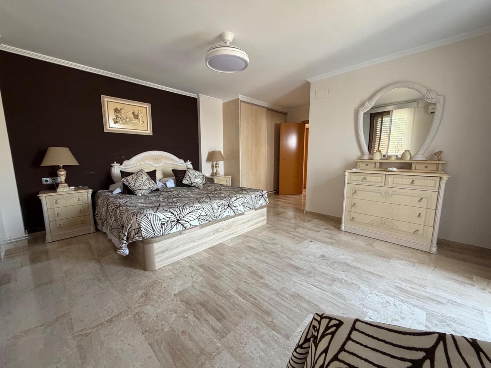 4 Zimmer Villa zu verkaufen in Riba-roja de Turia mit Garage - 450.000 € (Ref: 9945708)