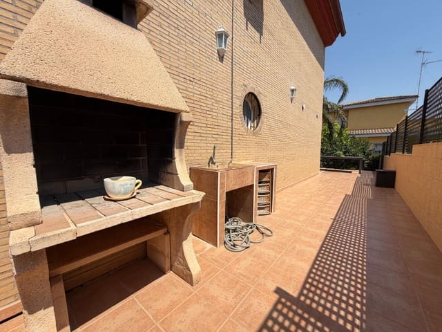 4 Zimmer Villa zu verkaufen in Riba-roja de Túria mit Garage - 450.000 € (Ref: 9945708)