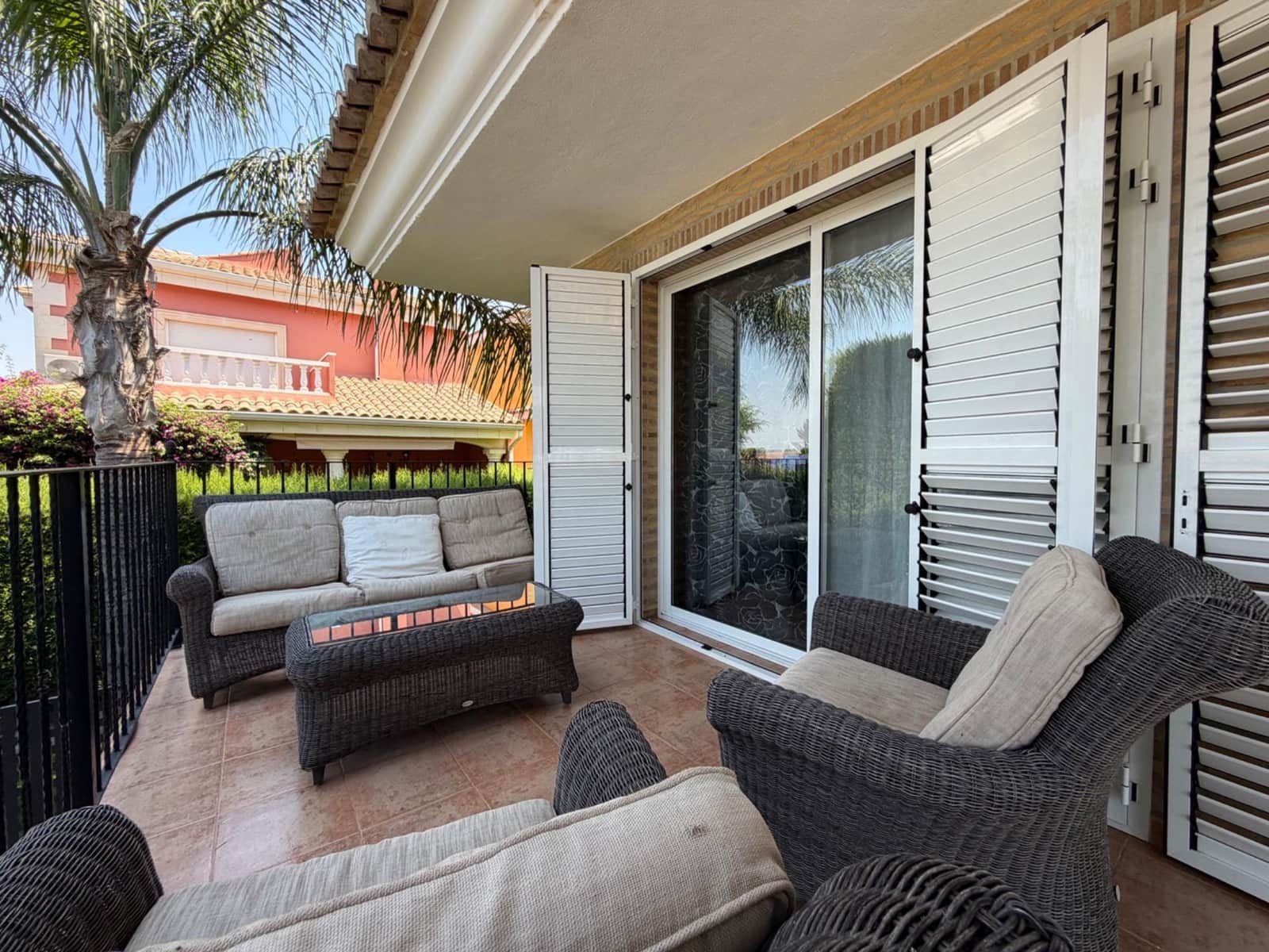 4 Zimmer Villa zu verkaufen in Riba-roja de Turia mit Garage - 450.000 € (Ref: 9945708)