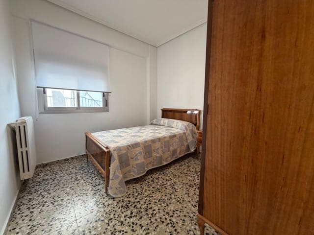 3 soveværelse Byhus til leje i Gátova, Gatova - € 500 (Ref: 9945712)