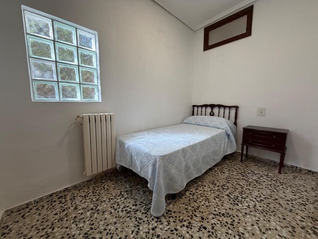 3 soveværelse Byhus til leje i Gátova, Gatova - € 500 (Ref: 9945712)