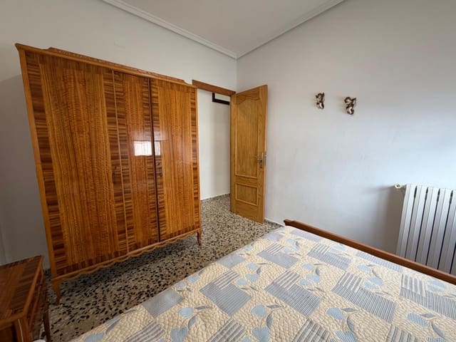 3 soveværelse Byhus til leje i Gátova, Gatova - € 500 (Ref: 9945712)
