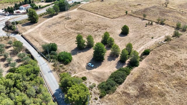 Grunde uden byggetilladelser til salg i Llíria - € 27.000 (Ref: 9952619)