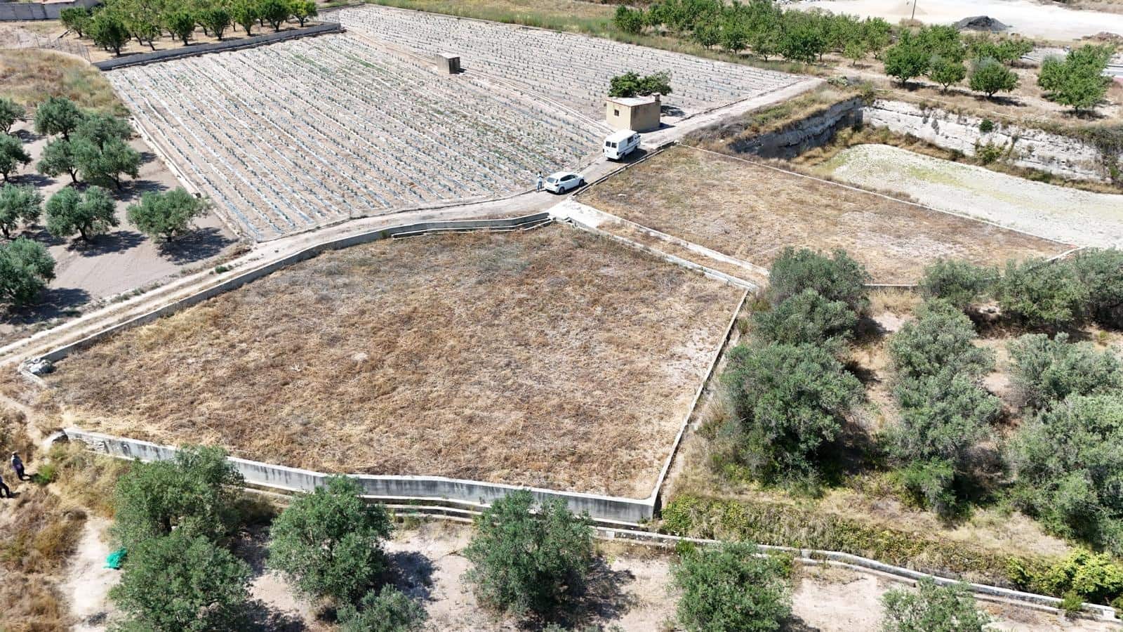 Grunde uden byggetilladelser til salg i Lliria - € 6.000 (Ref: 9954221)