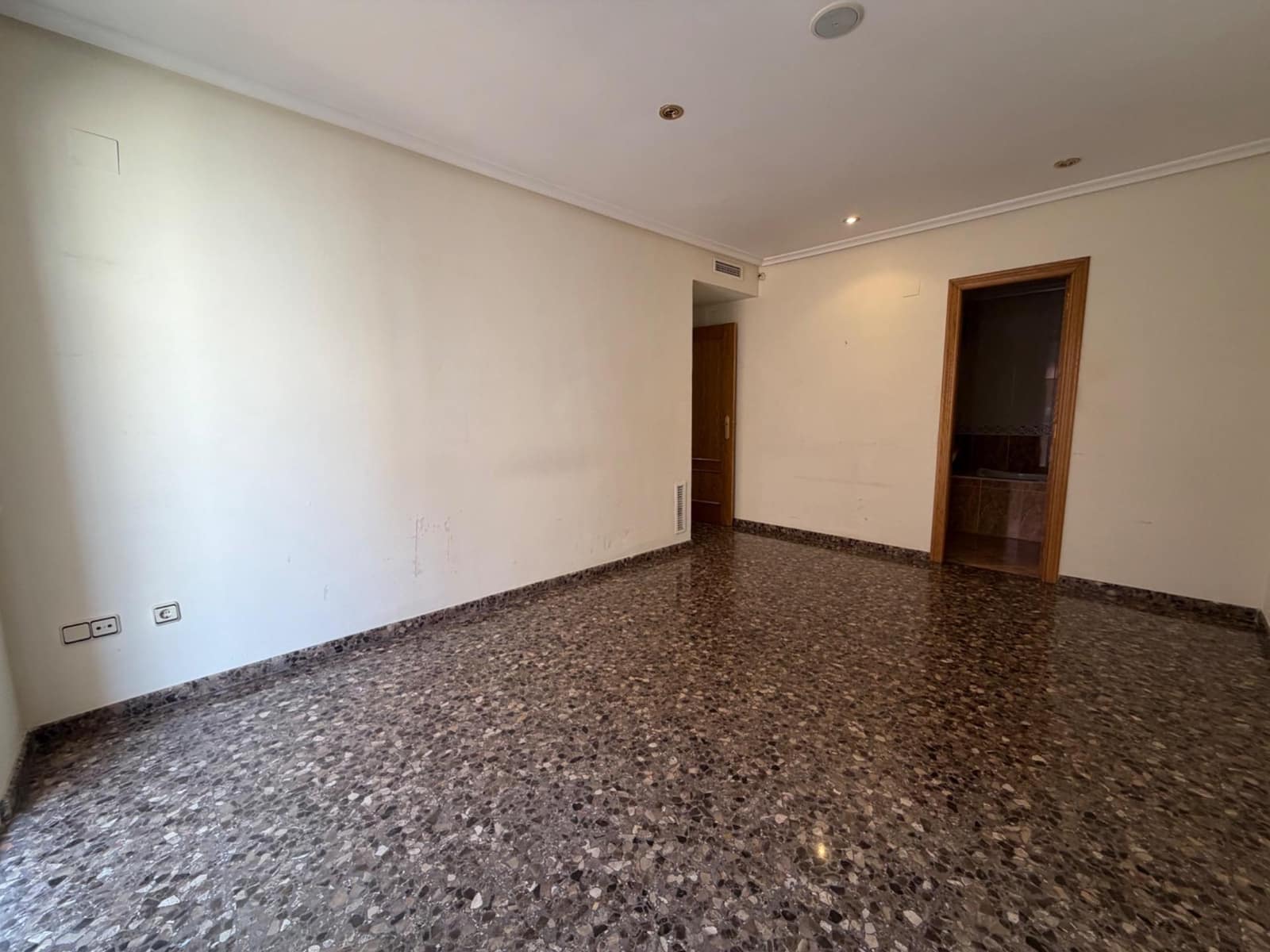 3 sovrum Lägenhet att hyra i Lliria - 850 € (Ref: 9962686)