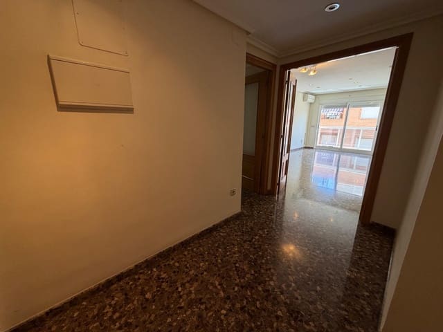 3 Zimmer Wohnung zu vermieten in Llíria - 850 € (Ref: 9962686)