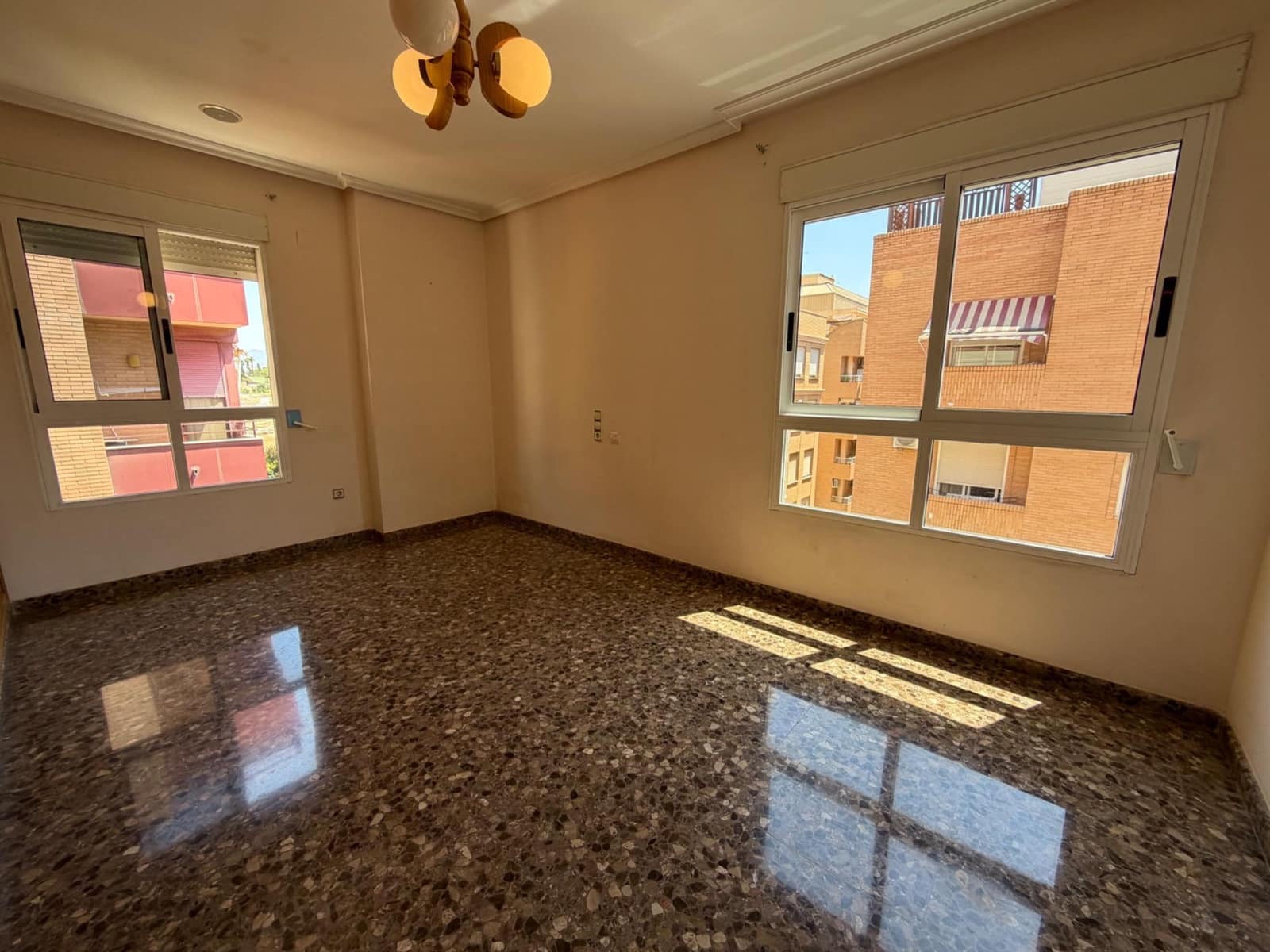 3 sovrum Lägenhet att hyra i Lliria - 850 € (Ref: 9962686)