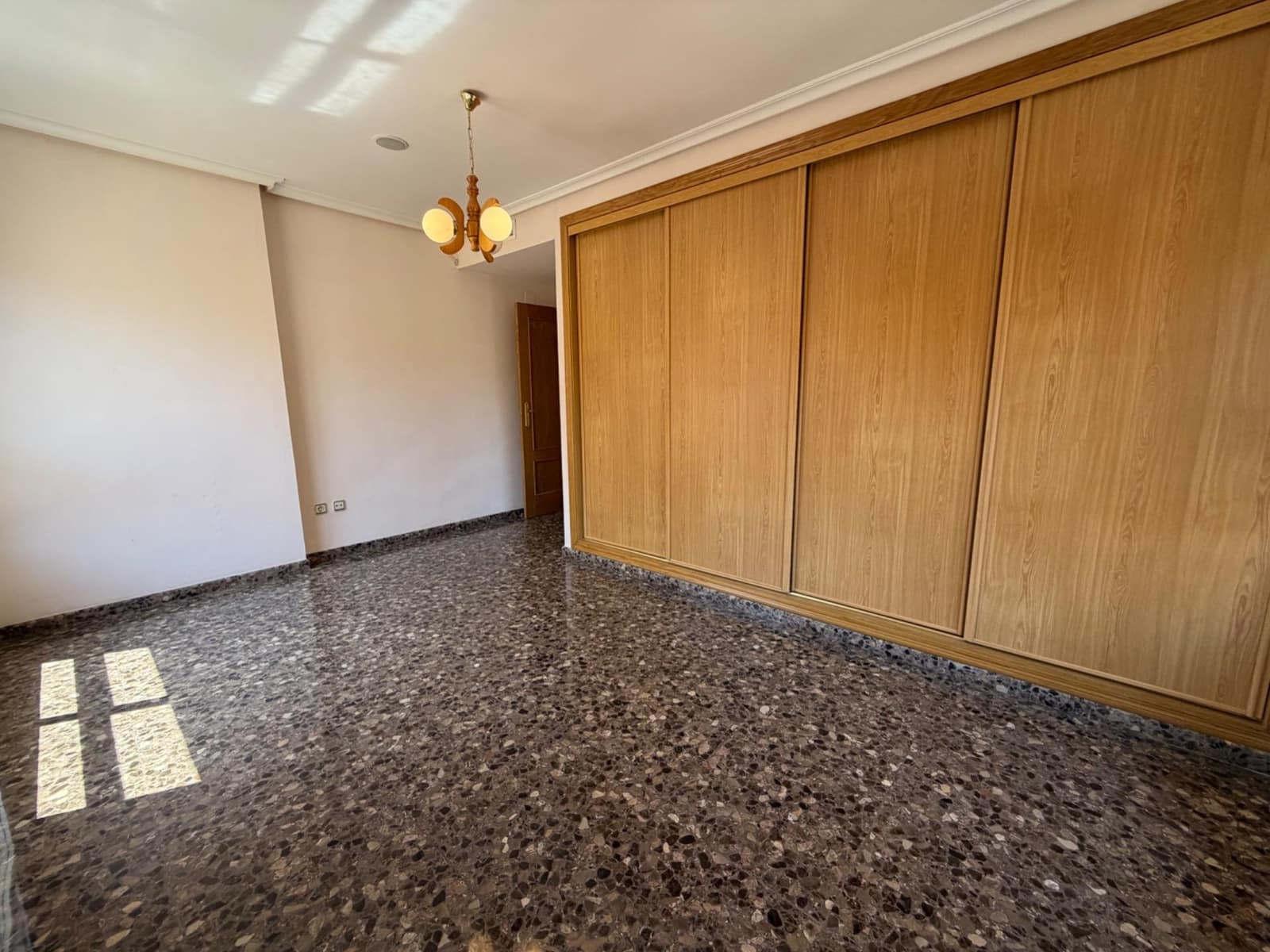 3 sovrum Lägenhet att hyra i Lliria - 850 € (Ref: 9962686)
