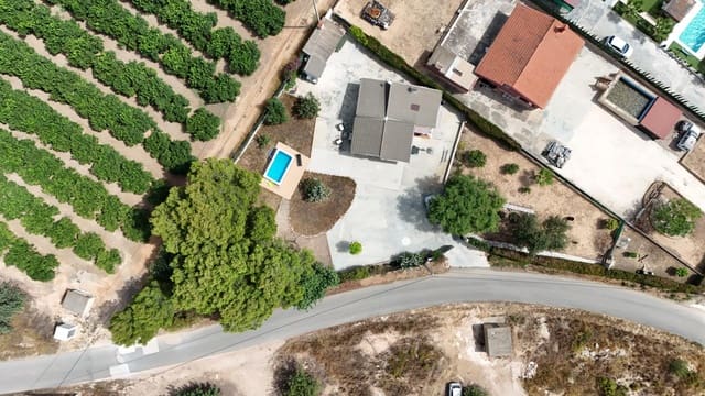 3 sypialnia Willa na sprzedaż w Pedralba z basenem - 210 000 € (Ref: 9984986)