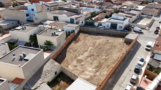 Area Edificabile in vendita in Casinos - 355.000 € (Rif: 9994235)