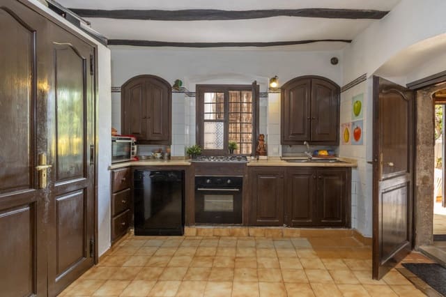 5 soveværelse Finca/Landehus til salg i Santa Cristina d'Aro - € 905.000 (Ref: 10183745)
