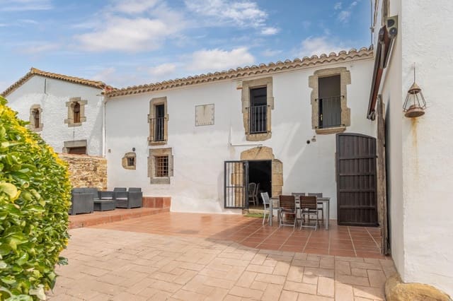 5 soveværelse Finca/Landehus til salg i Santa Cristina d'Aro - € 905.000 (Ref: 10183745)
