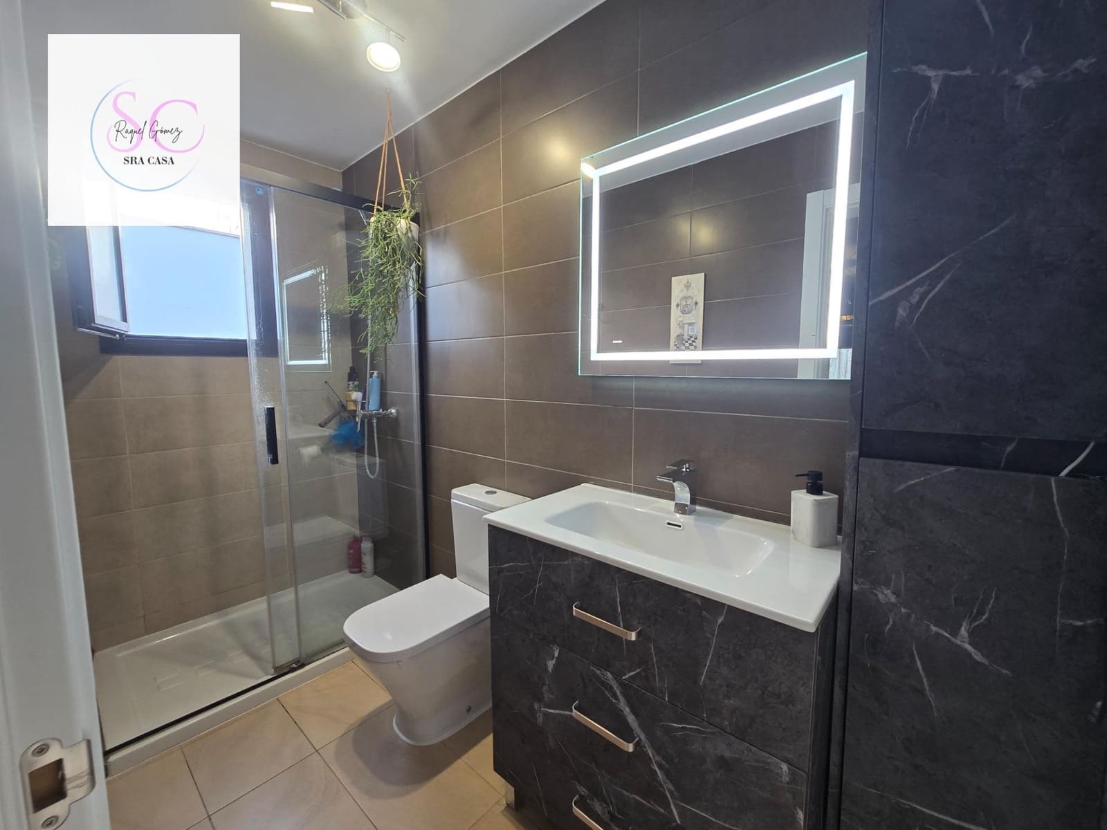 Adosado de 4 habitaciones en Sant Jordi Desvalls en venta con garaje - 398.000 € (Ref: 9438058)