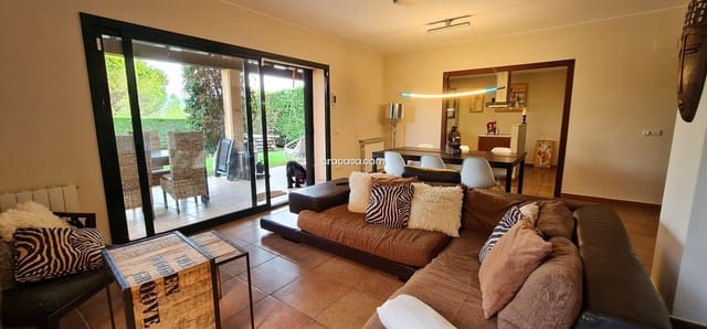 3 bedroom Villa for sale in Santa Cristina d'Aro - € 630,000 (Ref: 9438060)