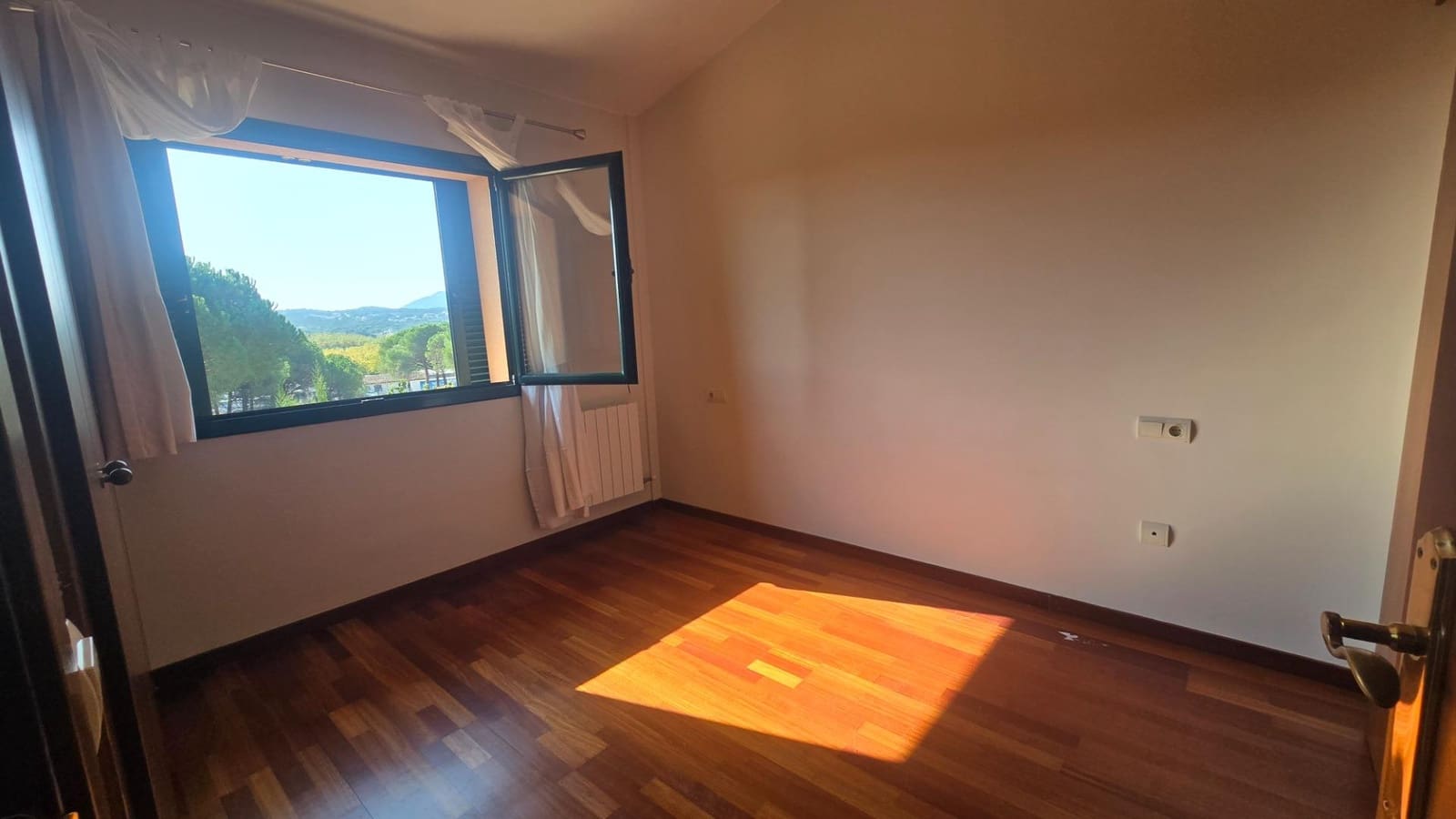 3 bedroom Villa for sale in Santa Cristina d'Aro - € 630,000 (Ref: 9438060)