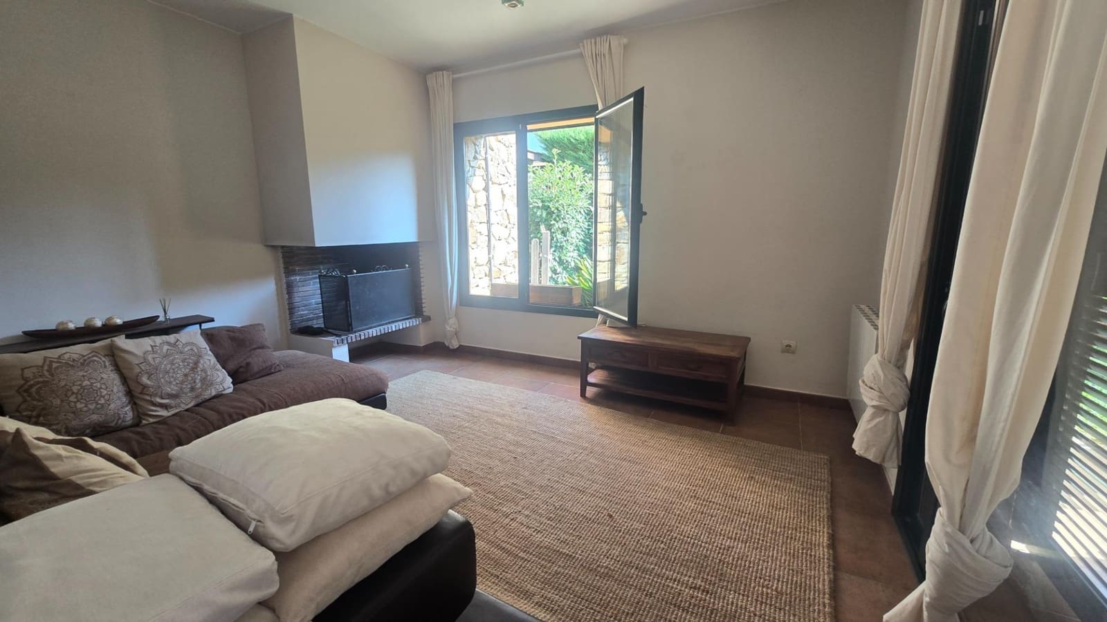 3 bedroom Villa for sale in Santa Cristina d'Aro - € 630,000 (Ref: 9438060)