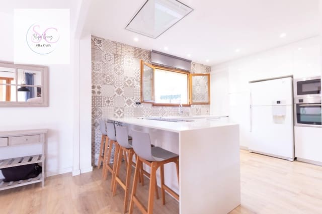 4 soverom Rekkehus til salgs i Santa Cristina d'Aro med svømmebasseng - € 520 000 (Ref: 9438064)