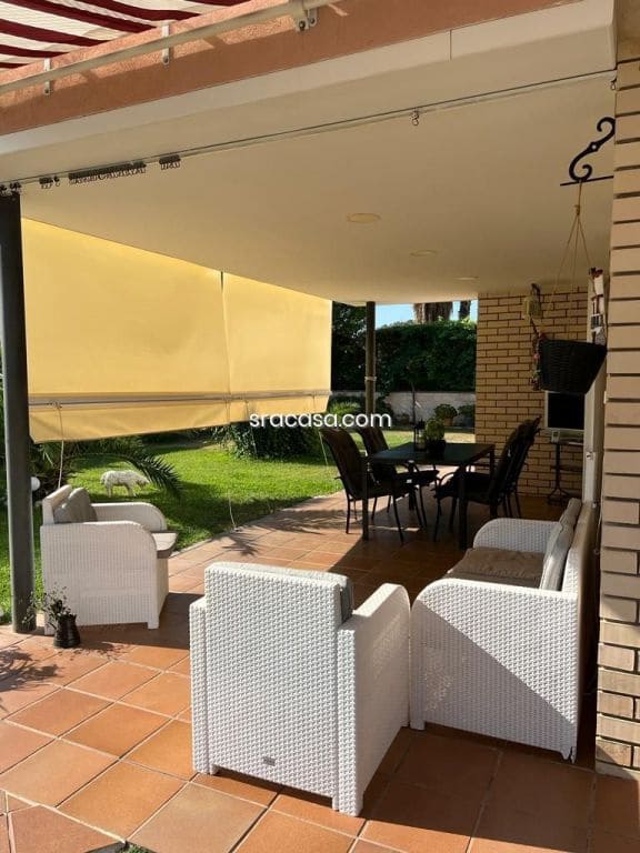 5 bedroom Villa for sale in Calonge i Sant Antoni with pool - € 496,000 (Ref: 9438065)