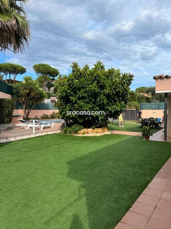 5 bedroom Villa for sale in Calonge i Sant Antoni with pool - € 496,000 (Ref: 9438065)