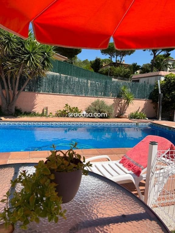 5 bedroom Villa for sale in Calonge i Sant Antoni with pool - € 496,000 (Ref: 9438065)