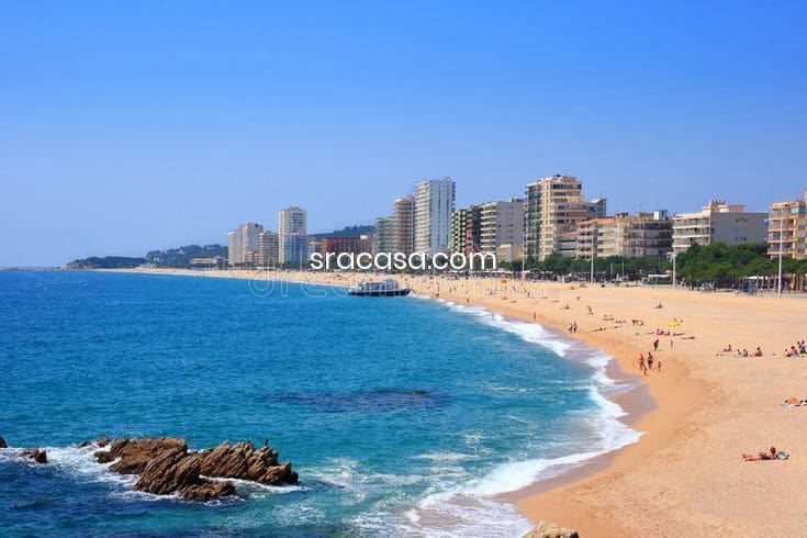 5 bedroom Villa for sale in Calonge i Sant Antoni with pool - € 496,000 (Ref: 9438065)