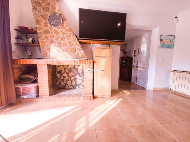 4 makuuhuone Huvila myytävänä paikassa Llagostera mukana uima-altaan 
autotalli - 215 000 € (Ref: 9438067)