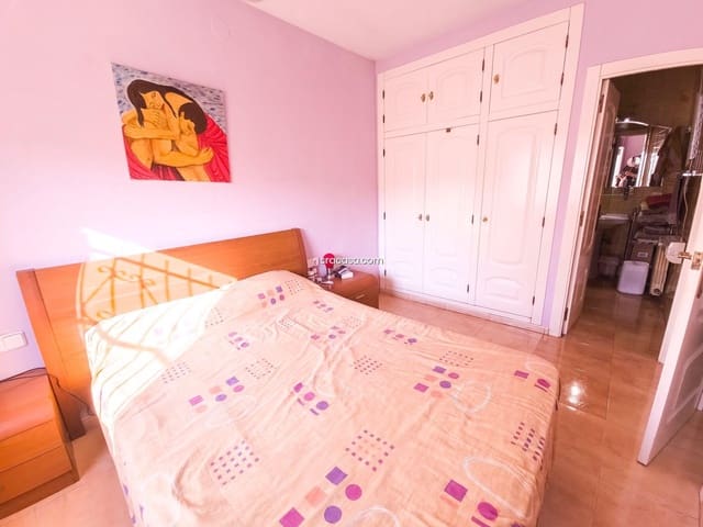 4 makuuhuone Huvila myytävänä paikassa Llagostera mukana uima-altaan 
autotalli - 215 000 € (Ref: 9438067)