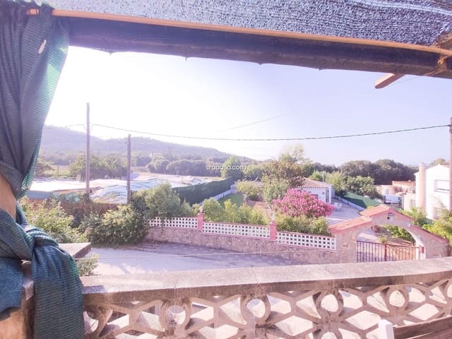 4 makuuhuone Huvila myytävänä paikassa Llagostera mukana uima-altaan 
autotalli - 215 000 € (Ref: 9438067)