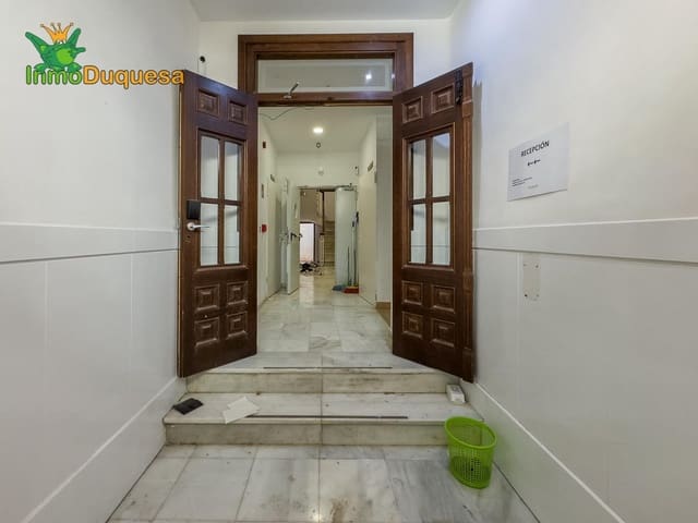 3 soveværelse Lejlighed til salg i Centro - Sagrario, Granada by - € 195.000 (Ref: 8551001)