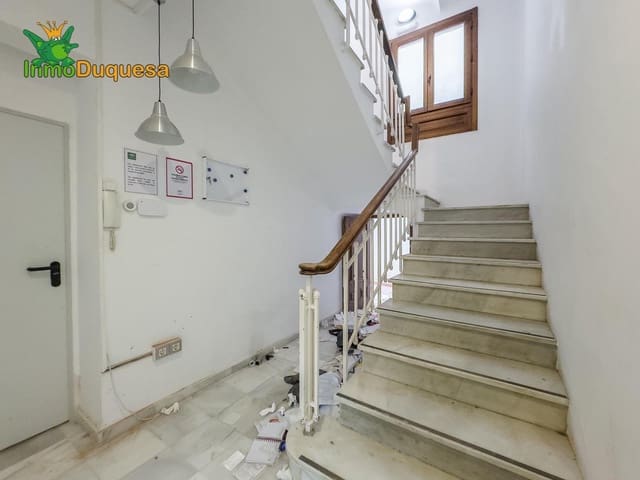 3 soveværelse Lejlighed til salg i Centro - Sagrario, Granada by - € 195.000 (Ref: 8551001)