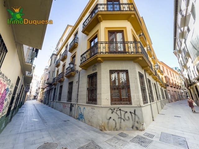 3 soveværelse Lejlighed til salg i Centro - Sagrario, Granada by - € 195.000 (Ref: 8551001)