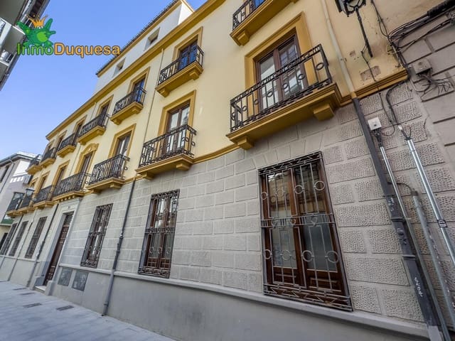 3 soveværelse Lejlighed til salg i Centro - Sagrario, Granada by - € 195.000 (Ref: 8551001)