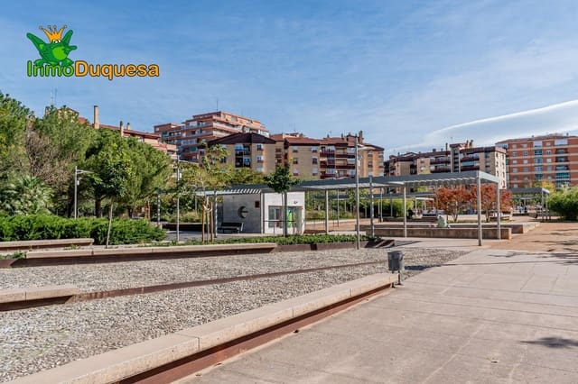 Terrain à Bâtir à vendre à Figares, Grenade ville - 540 800 € (Ref: 8810254)