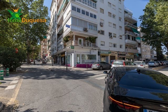 Commercial for sale in Cervantes, Granada city - € 115,000 (Ref: 8851846)