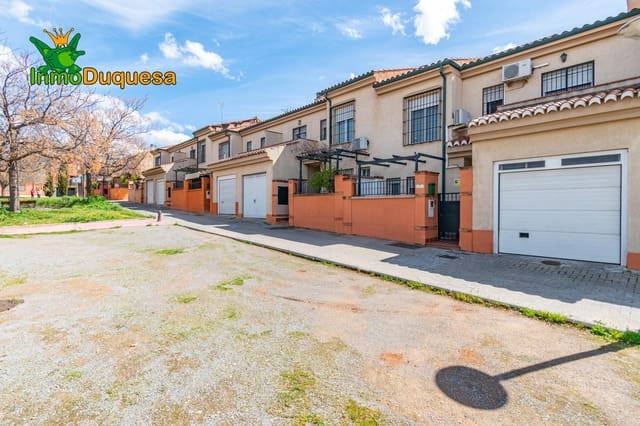 4 soveværelse Rækkehus til salg i Cerrillo de Maracena - Periodistas, Granada by med garage - € 371.000 (Ref: 8905456)